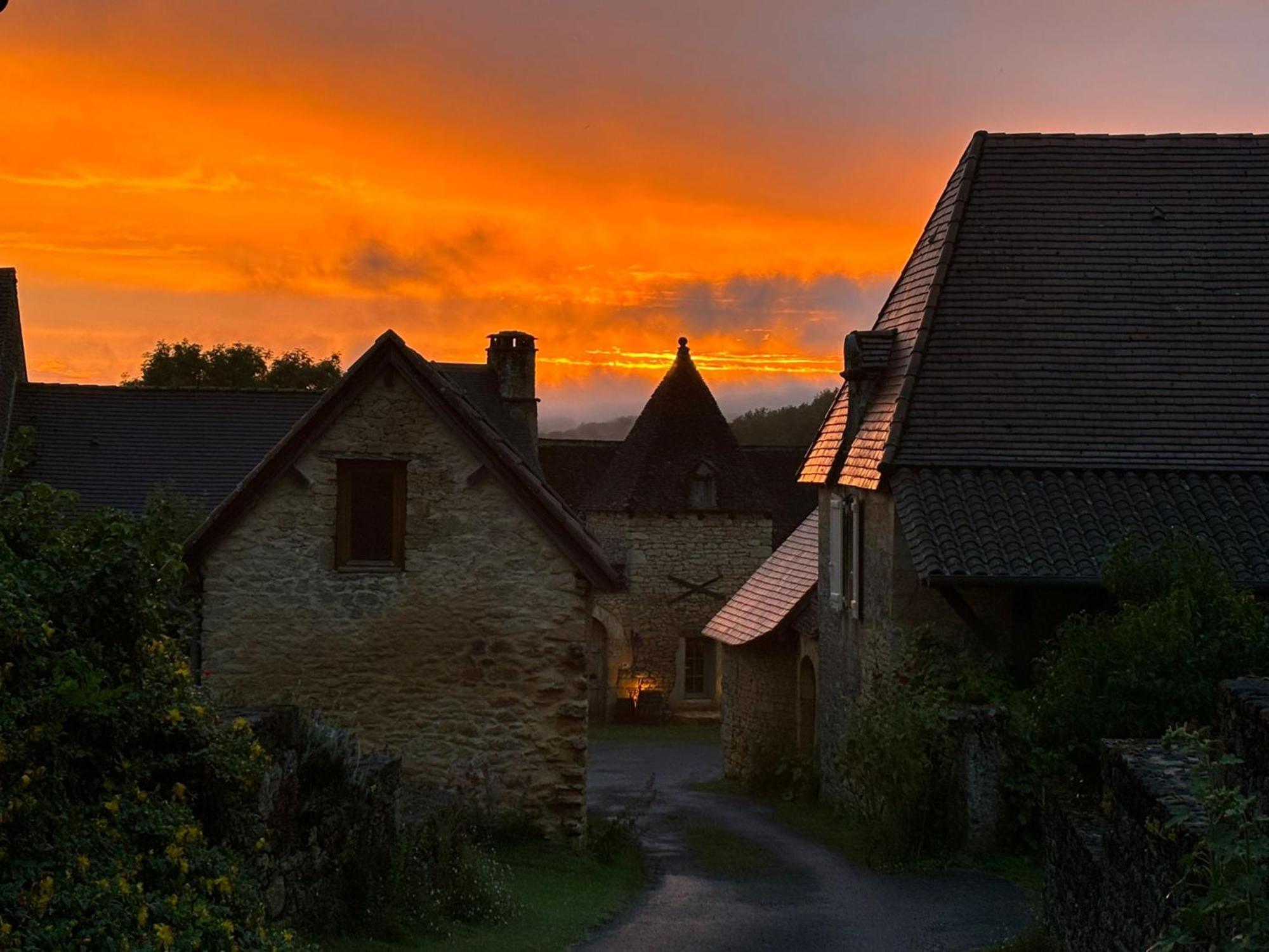 Chambre D'Hotes Lasserre Saint-Amand-de-Coly Eksteriør billede